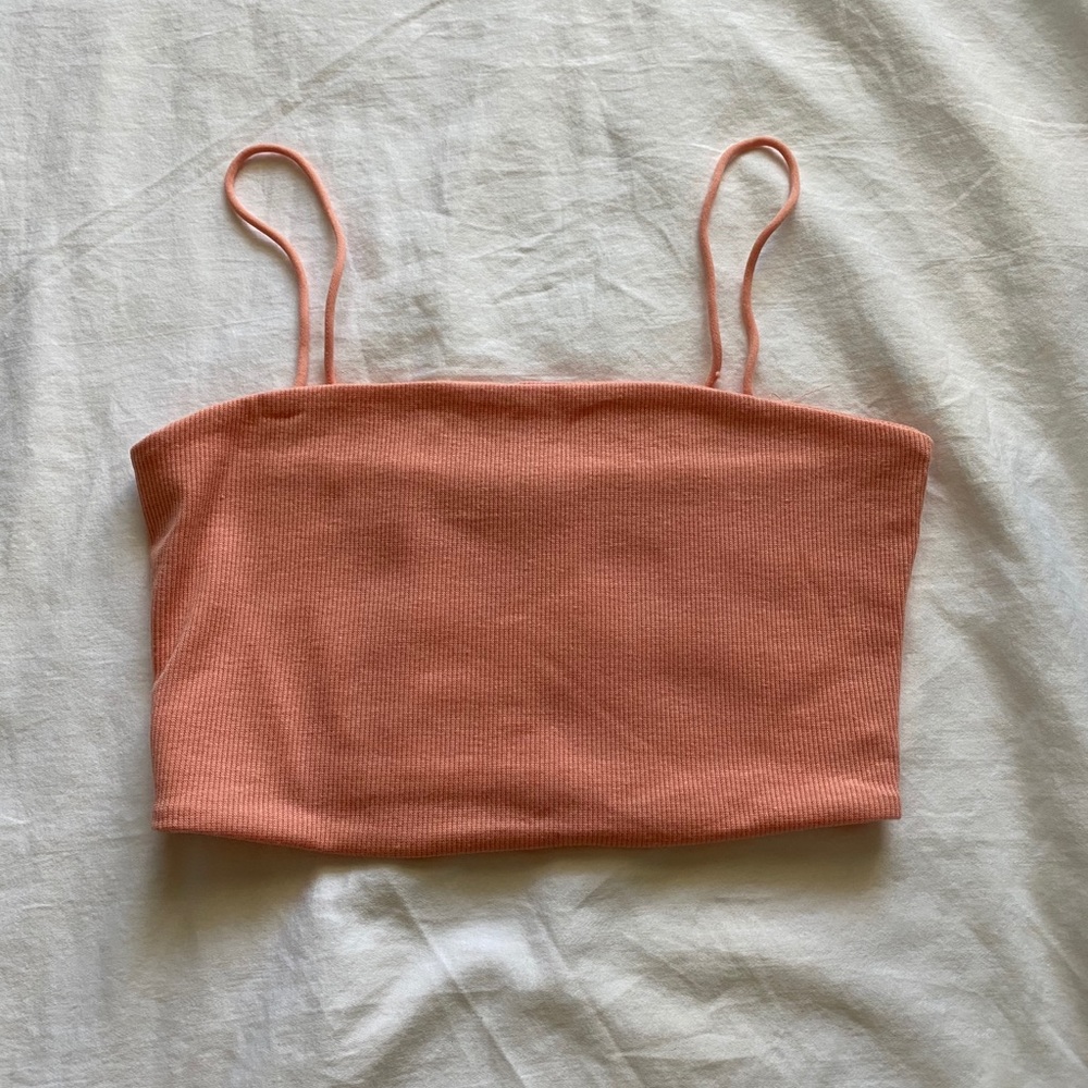 Cropped pink top